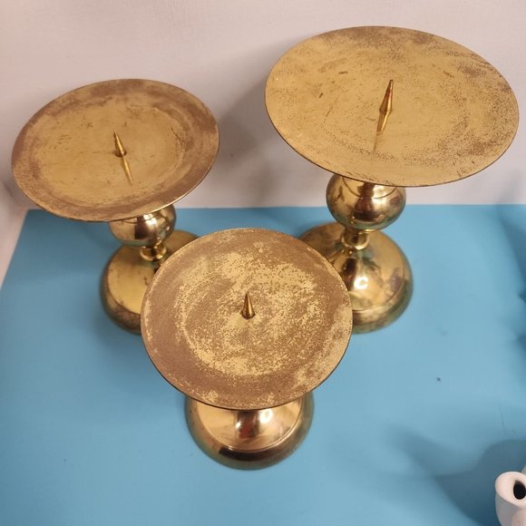 3 Vintage Pillar Brass Candle Holders Embossed Graduated Set Large Ornate - Picture 4 of 12